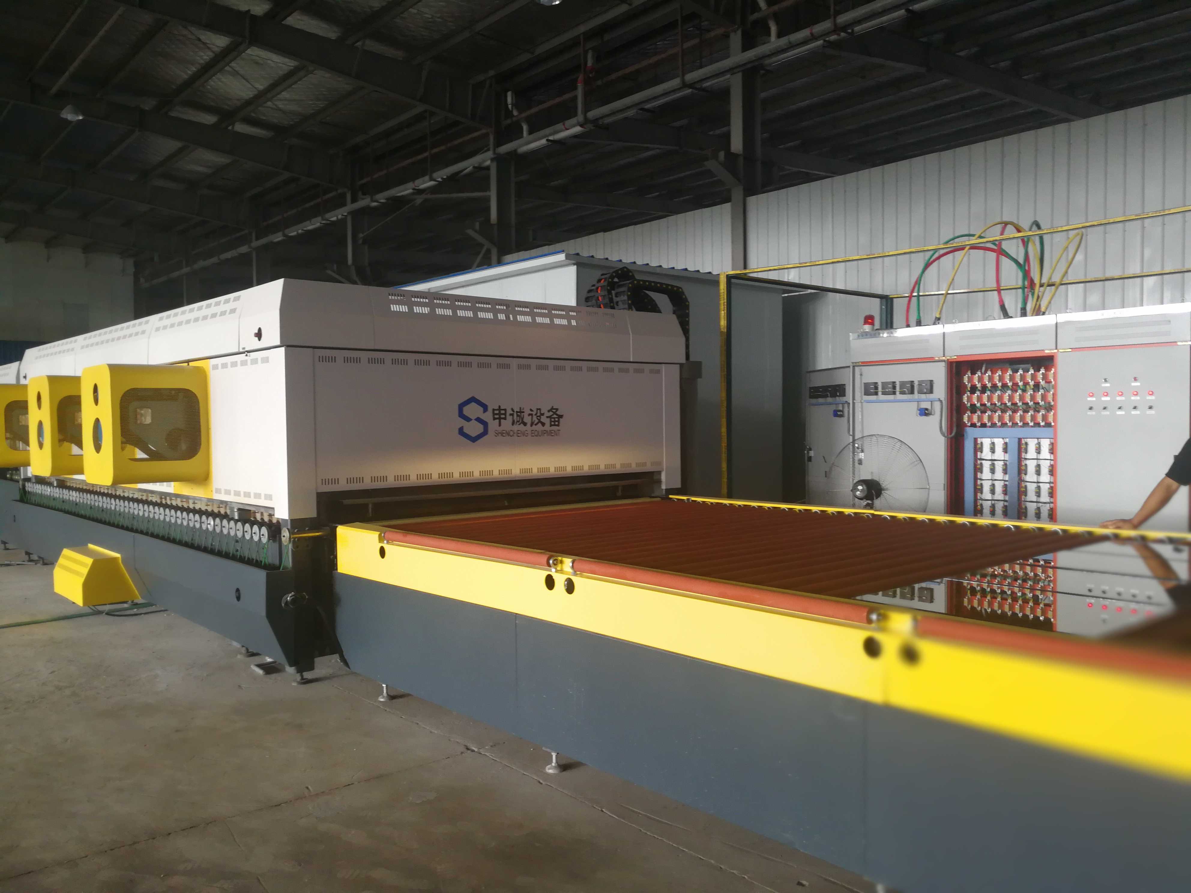 如何清理玻璃鋼(gāng)化爐? 如何清理玻璃(lí)鋼化爐?